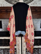 Load image into Gallery viewer, Butterfly Top “Rolling Stones” Fringed