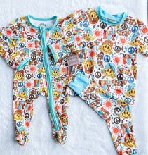 Load image into Gallery viewer, Boy Mama Peace Sign