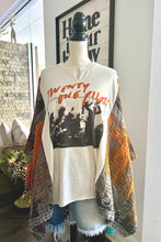 Load image into Gallery viewer, Butterfly Top “Twenty One Pilots