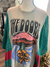 Load image into Gallery viewer, Butterfly Top “ The Doors