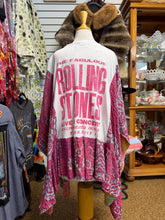 Load image into Gallery viewer, Butterfly Top “Rolling Stones with Ruffles