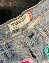 Load image into Gallery viewer, Upcycled Levi’s Short “Go Granny Go”
