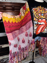 Load image into Gallery viewer, Butterfly Top “Rolling Stones” Fringed
