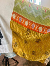 Load image into Gallery viewer, Butterfly Top “ Bob Marley
