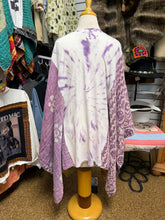 Load image into Gallery viewer, Butterfly Top “Prince
