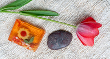Load image into Gallery viewer, SUNFLOWER SOAP SLICE 5.5 oz.
