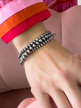 Load image into Gallery viewer, 3 Strand Navajo Pearl Bracelet
